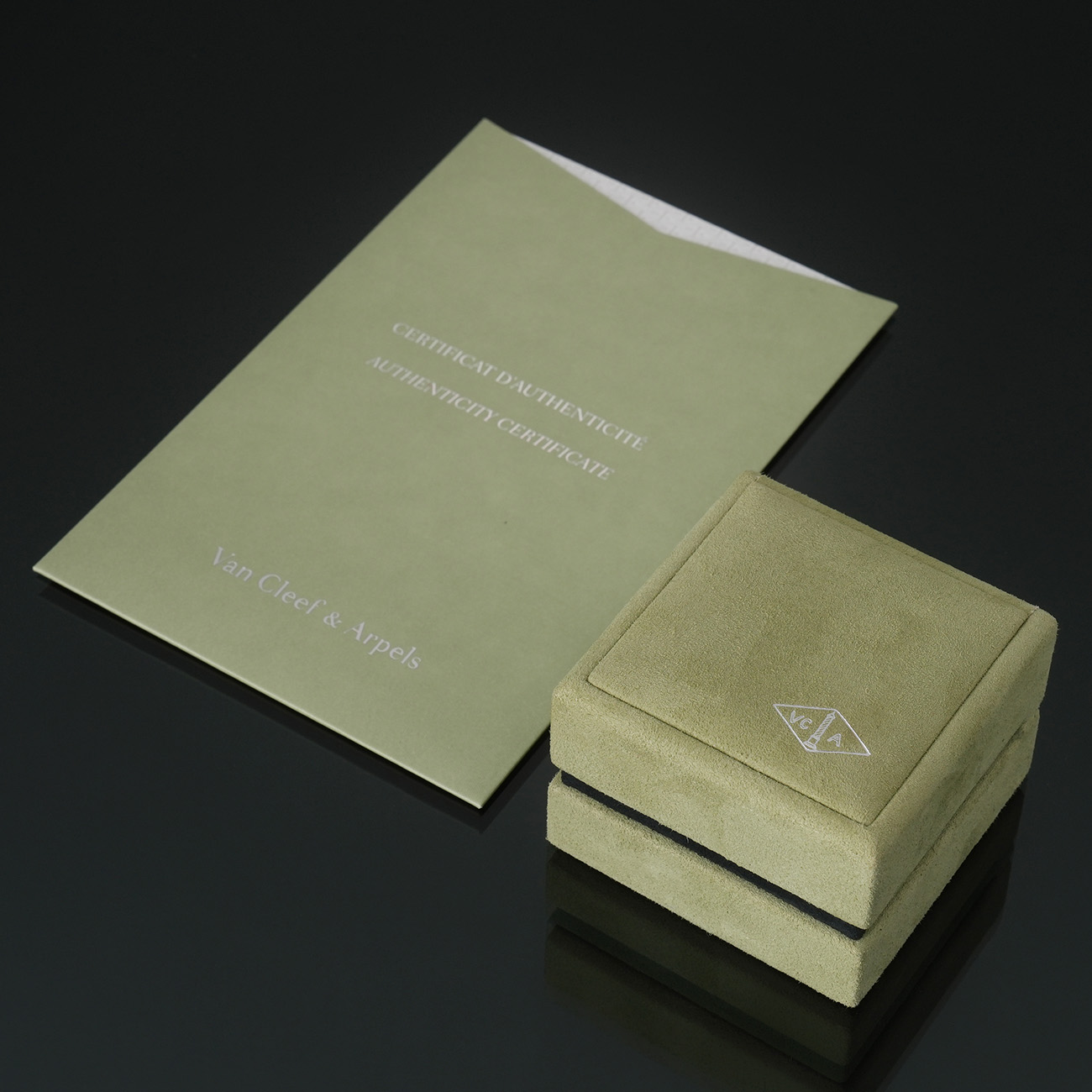 VAN CLEEF & ARPELS(USED)반클리프 스위트 알함브라 오닉스 이어링 ARA44900